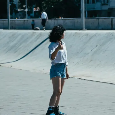 Амина, 25